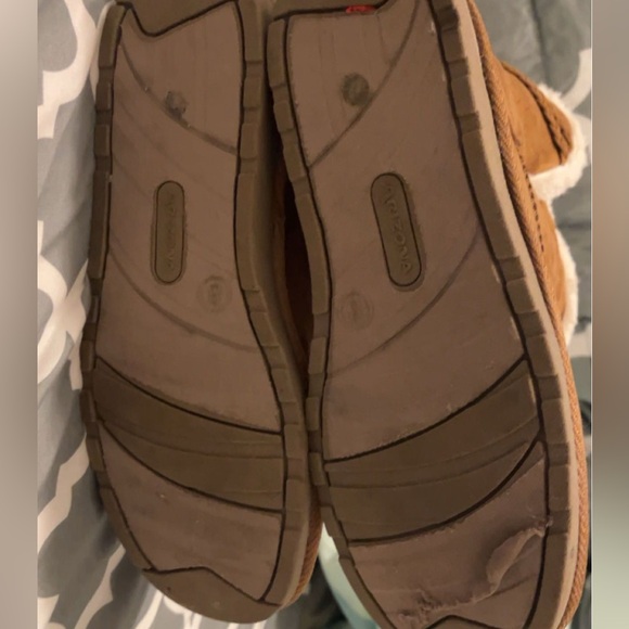 Arizona Jean Company Tan Shearling Boots - Picture 4 of 4